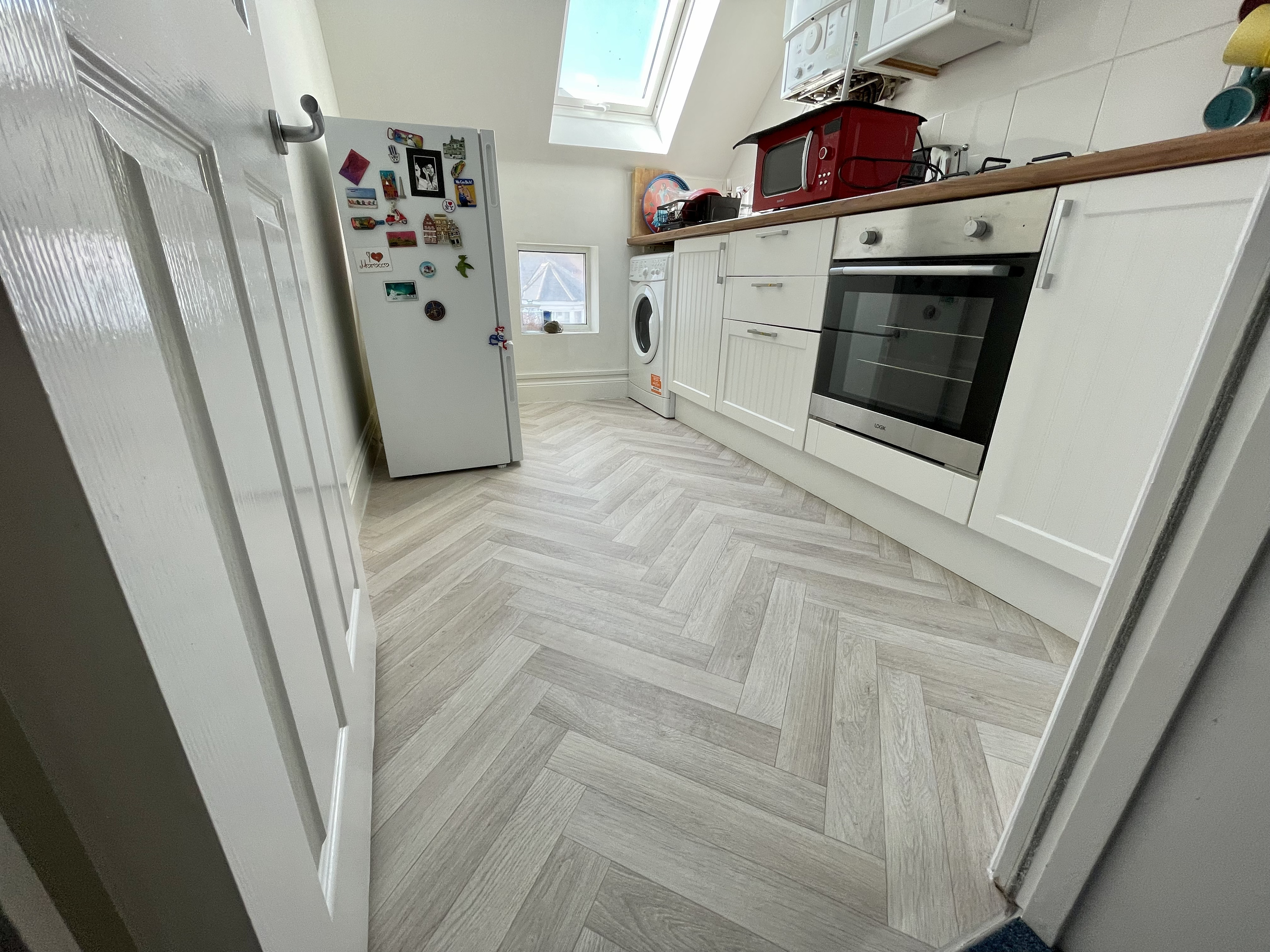 Kitchen vinyl herringbone effect (after)