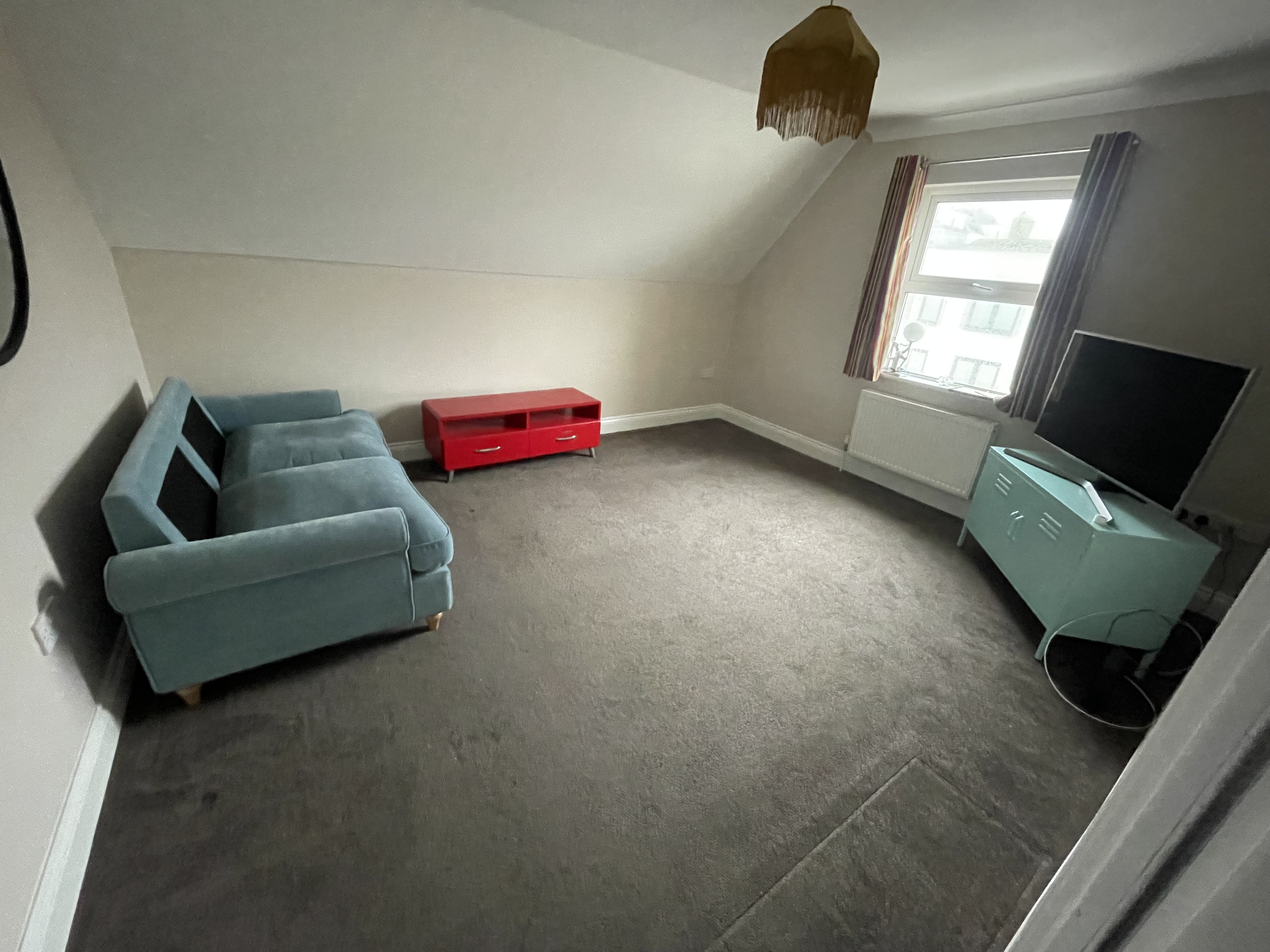 Lounge carpet (before)